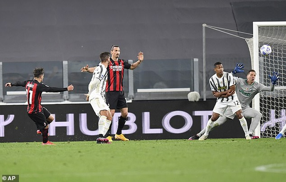 C.Ronaldo gây thất vọng lớn, Juventus thua đậm AC Milan - 2 C.Ronaldo gây thất vọng lớn, Juventus thua đậm AC Milan - 2