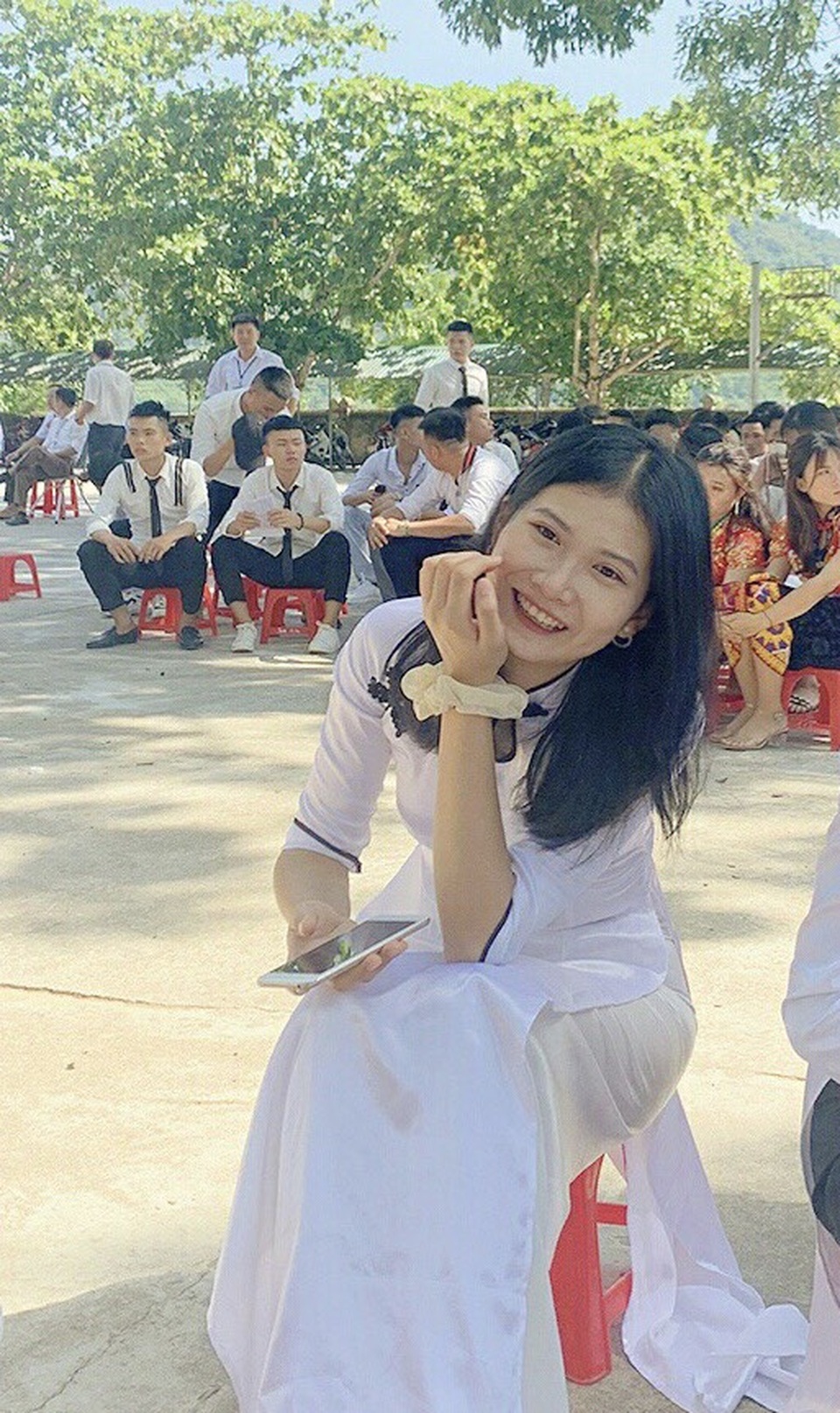 Nữ sinh xinh đẹp huyện biên giới đạt 29,75 điểm xét tuyển đại học - 1 Nữ sinh xinh đẹp huyện biên giới đạt 29,75 điểm xét tuyển đại học - 1