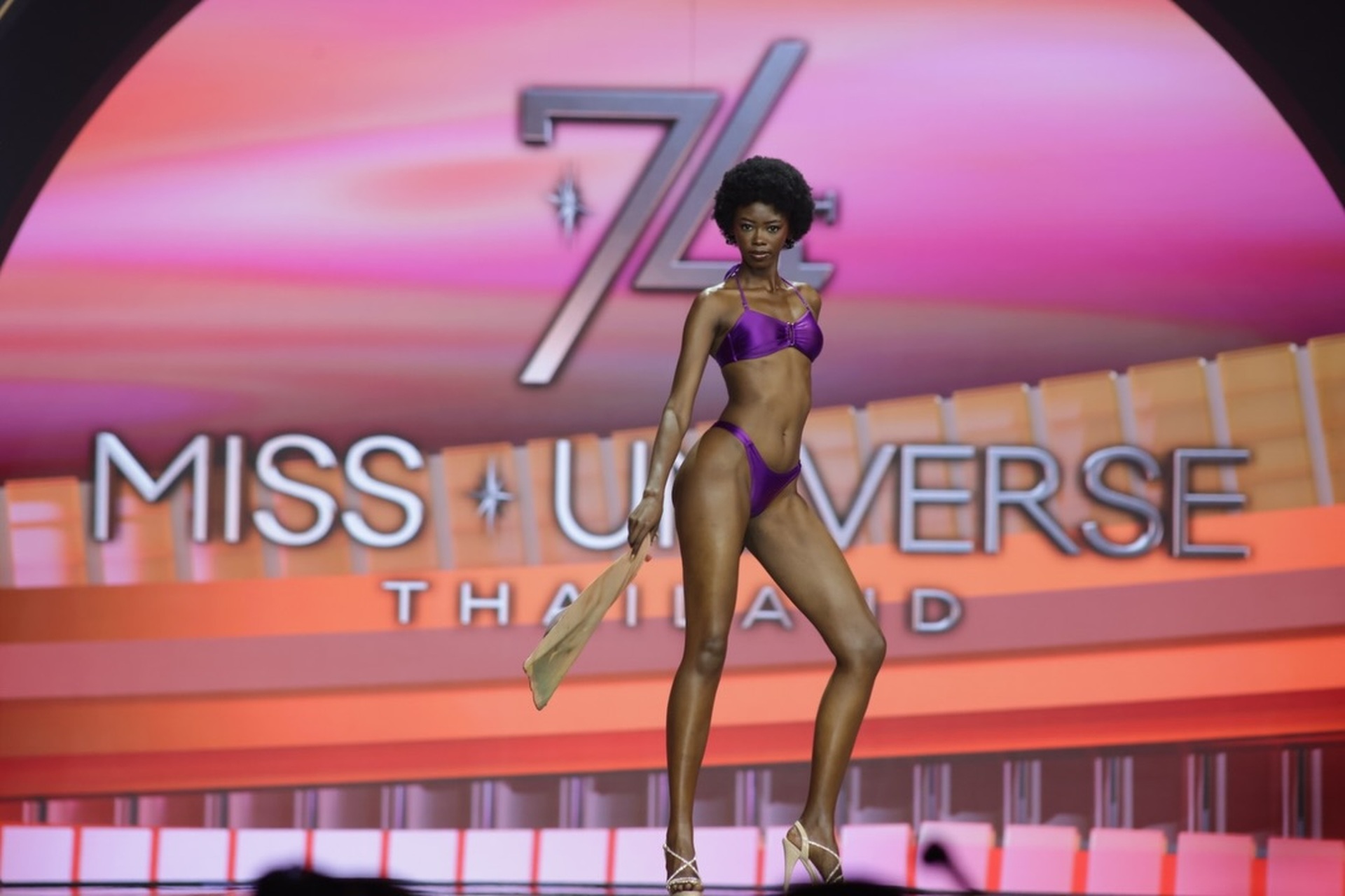 Eye-catching swimsuit show at Miss Universe: Strong candidates revealed - 8 Màn diễn áo tắm mãn nhãn tại Hoa hậu Hoàn vũ: Những ứng viên mạnh lộ diện - 8