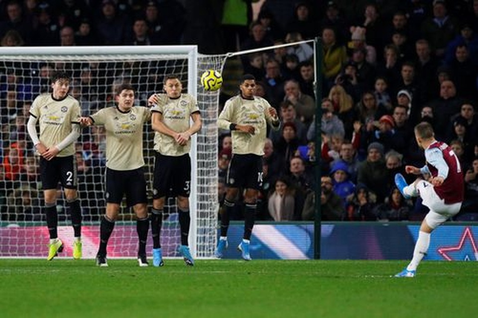 Burnley 0-2 Man Utd: “Song sát” Martial, Rashford lập công - 5 Burnley 0-2 Man Utd: “Song sát” Martial, Rashford lập công - 5