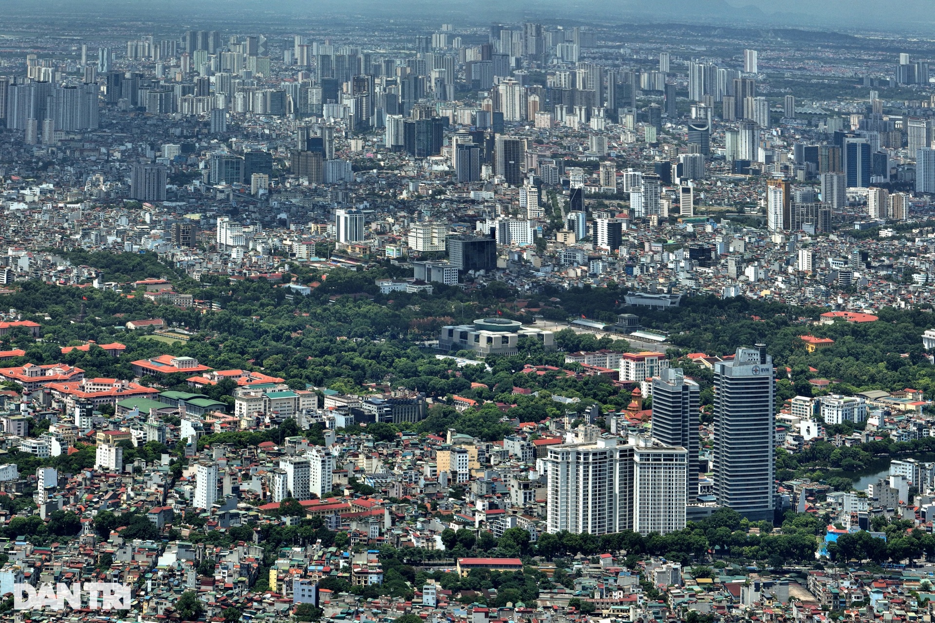 Hà Nội trùng điệp cao ốc sau 15 năm mở rộng địa giới hành chính - 2 Hà Nội trùng điệp cao ốc sau 15 năm mở rộng địa giới hành chính - 2
