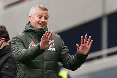 Man Utd đè bẹp Tottenham: Solskjaer cao tay hơn Mourinho