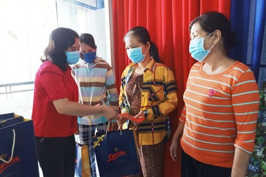 Bạc Liêu: Hơn 13 tỷ đồng chăm lo gia đình chính sách Tết Tân Sửu 2021