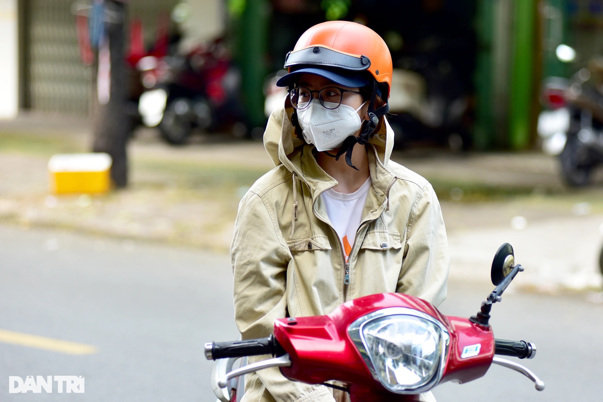 Người dân TPHCM xếp hàng mua đồ ăn sáng.jpeg Người dân TPHCM xếp hàng mua đồ ăn sáng.jpeg