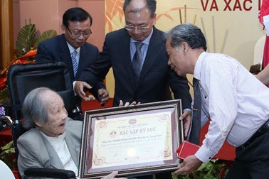 Xác lập kỷ lục của đại lão thi sĩ – Song Thái – Phạm Công Huyền tròn 100 tuổi