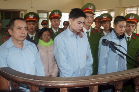 Lê Văn Luyện không dám nhìn di ảnh người bị hại