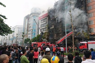 Thủ tướng yêu cầu hỗ trợ kịp thời gia đình nạn nhân vụ cháy quán karaoke