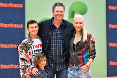 Bạn trai trẻ thân thiết với ba con của Gwen Stefani