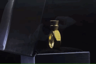 9x Hải Dương chế tác nhẫn kim cương cả trăm triệu đồng từ ống nước