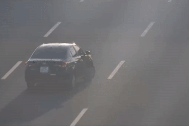 Ô tô con lùi trên cao tốc Hà Nội - Hải Phòng khiến xe bồn "hết hồn" đánh lái