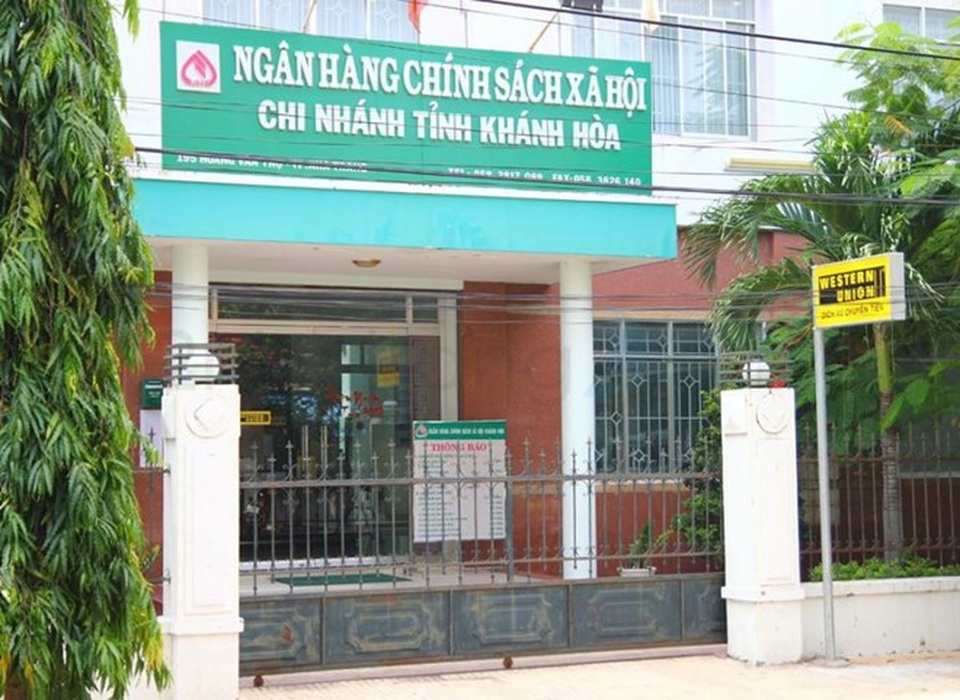 Kiểm tra việc Giám đốc ngân hàng Chính sách kiêm Chủ tịch HĐQT công ty - 1 Kiểm tra việc Giám đốc ngân hàng Chính sách kiêm Chủ tịch HĐQT công ty - 1