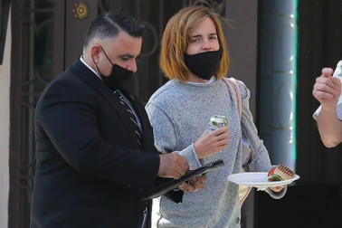 "Cô phù thủy Hermione" Emma Watson bị chê "xuống sắc"