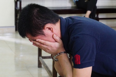 Nghe tin con giết người, mẹ uống thuốc chuột tự vẫn