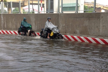 Hầm chui vừa thông xe đã ngập: Do máy bơm gặp sự cố