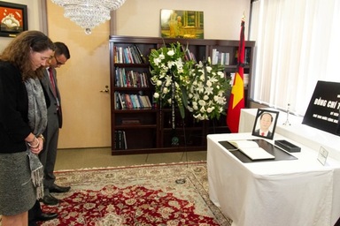 Lễ viếng Chủ tịch nước Trần Đại Quang tại Đại sứ quán Việt Nam tại Hoa Kỳ