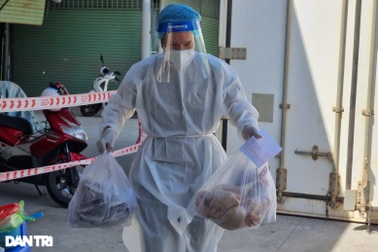 Công an Đà Nẵng mở 30 "chợ container" phục vụ thực phẩm cho người dân