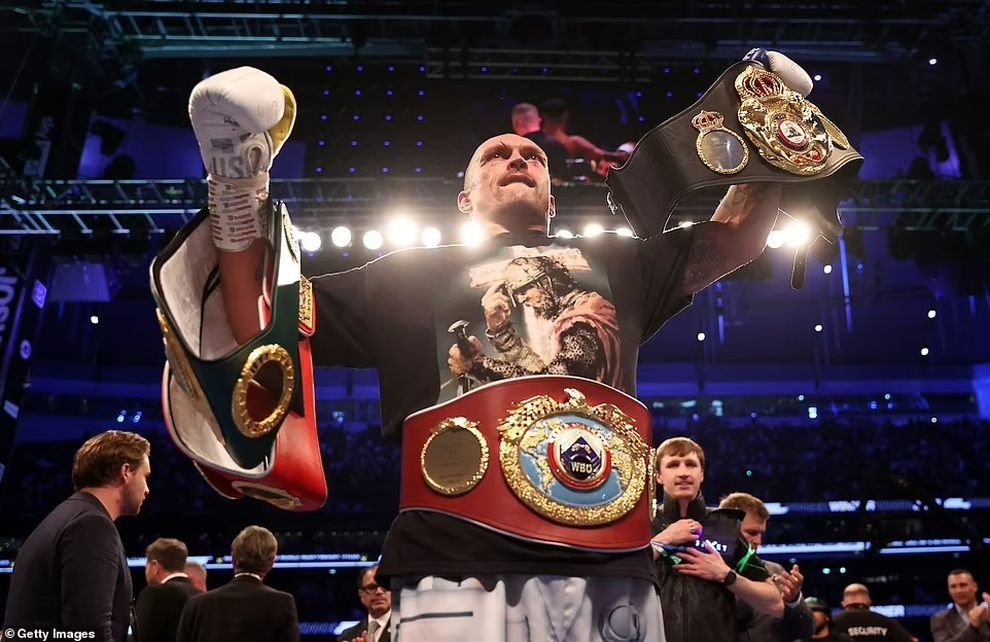 Oleksandr Usyk đánh bại Anthony Joshua, thâu tóm 4 đai vô địch hạng nặng - 7 Oleksandr Usyk đánh bại Anthony Joshua, thâu tóm 4 đai vô địch hạng nặng - 7