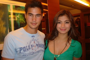 Vẻ đẹp quyến rũ của bạn gái ngôi sao tuyển Philippines