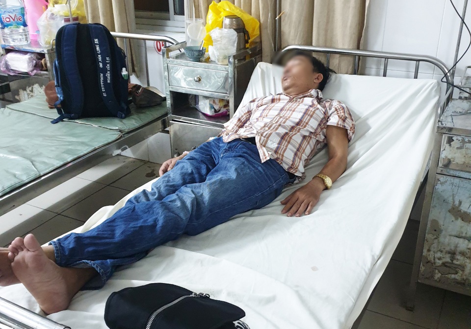 Người đàn ông tự tử vì bị chủ nợ uy hiếp liên tục - 1 Người đàn ông tự tử vì bị chủ nợ uy hiếp liên tục - 1