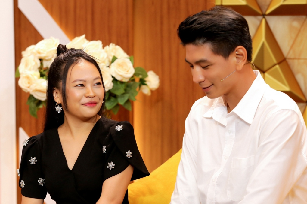 Giảng viên cao gần 2m trúng tình yêu sét đánh, cưới cô gái cao 1,53m - 2 Giảng viên cao gần 2m trúng tình yêu sét đánh, cưới cô gái cao 1,53m - 2