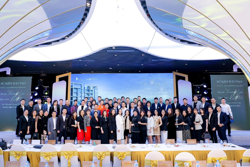 Hơn 800 chuyên viên kinh doanh dự sự kiện đào tạo dự án Masteri West Heights - 5 Hơn 800 chuyên viên kinh doanh dự sự kiện đào tạo dự án Masteri West Heights - 5