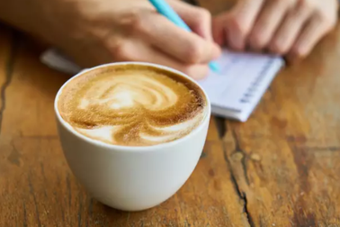 Đi tù 4 năm vì đều đặn cho thuốc an thần vào cà phê của đồng nghiệp