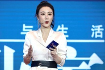 Hé lộ tài sản khủng và quyền lực của các ngôi sao livestream Trung Quốc