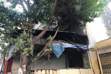 Nhiều người hô hoán, chủ cửa hàng phở mới biết nhà mình cháy