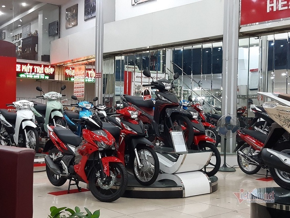 Honda Lead, Winner X giảm giá ào ào, lợi hơn mua SH - 1 Honda Lead, Winner X giảm giá ào ào, lợi hơn mua SH - 1