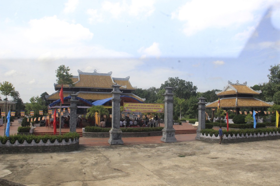 Đề xuất đặt tượng Trung tướng Đồng Sỹ Nguyên tại Nghĩa trang Trường Sơn - 4 Đề xuất đặt tượng Trung tướng Đồng Sỹ Nguyên tại Nghĩa trang Trường Sơn - 4