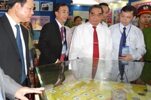 Hội chợ thành tựu 10 năm xây dựng và phát triển ĐBSCL