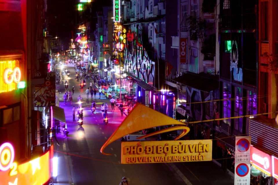 Phố Tây Bùi Viện mùa dịch.jpg