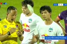 Ném chai nước trước mặt trọng tài, Công Phượng thoát án phạt nguội