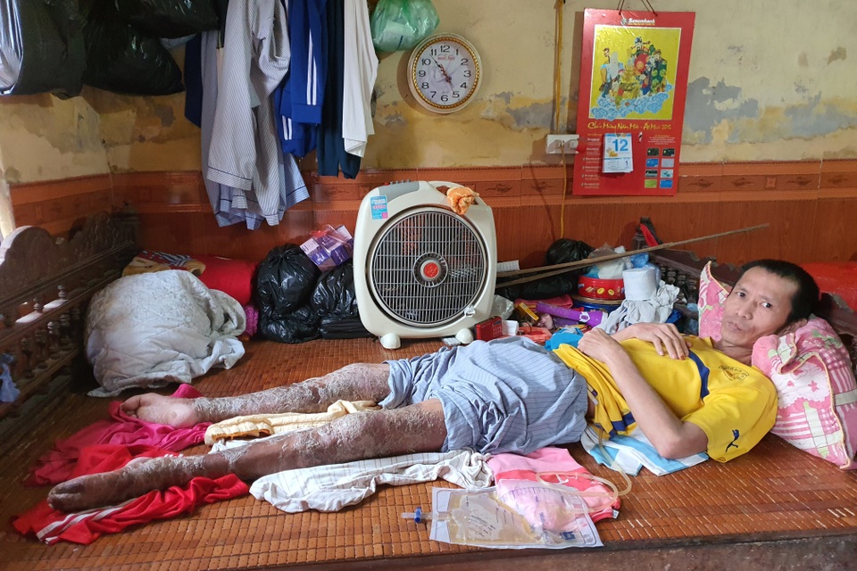 Cô học trò hiếu thảo rời mái trường 4 năm trở thành nữ y tá riêng cho bố - 2 Cô học trò hiếu thảo rời mái trường 4 năm trở thành nữ y tá riêng cho bố - 2