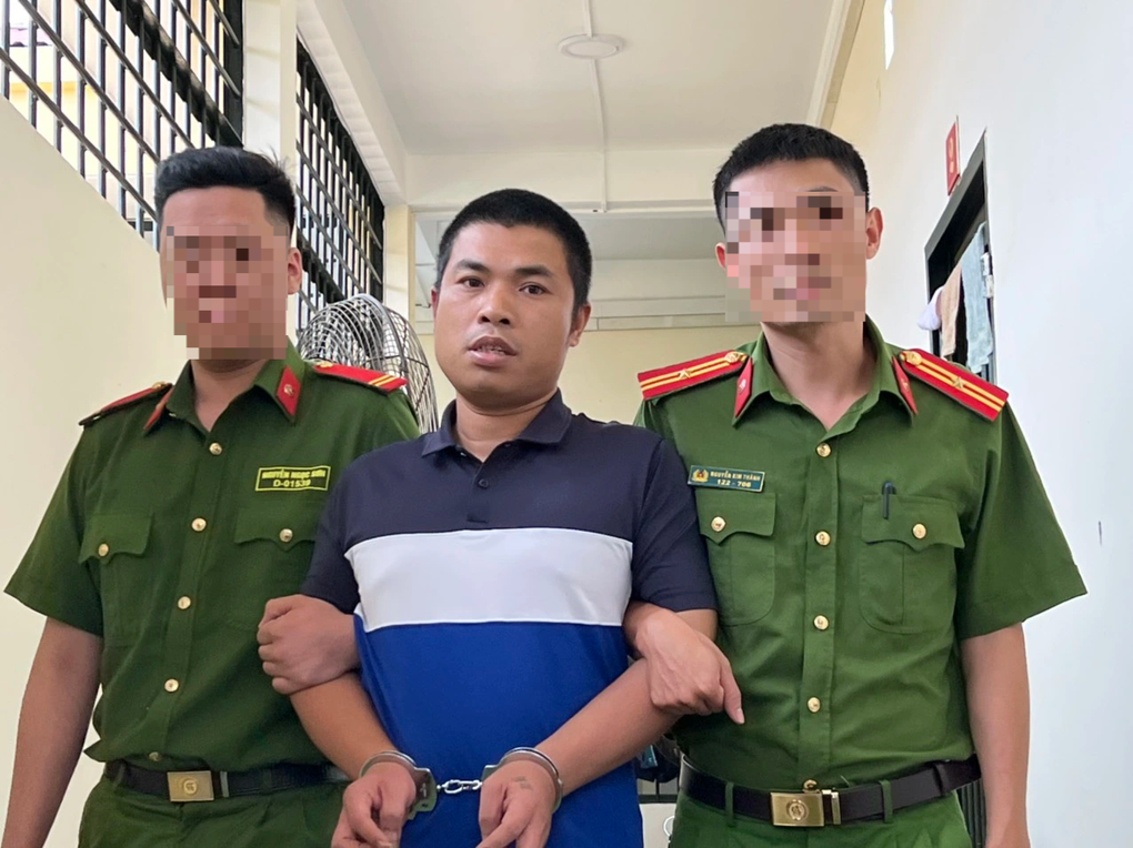 Án mạng trên phố Hà Nội: Gia đình nạn nhân nghi ngờ bệnh án tâm thần - 1 Án mạng trên phố Hà Nội: Gia đình nạn nhân nghi ngờ bệnh án tâm thần - 1