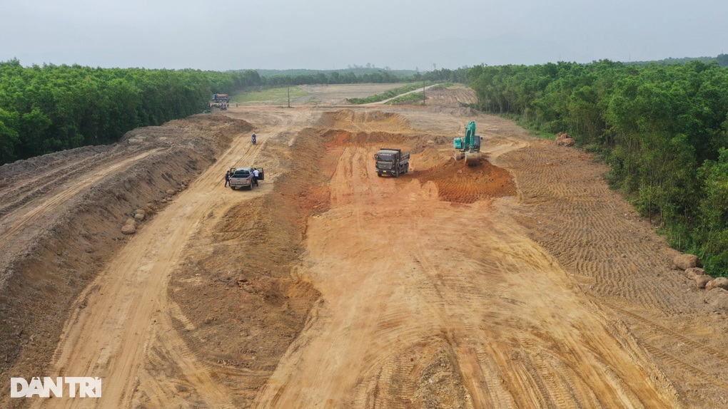 Ba huyện ở Quảng Ngãi chưa hoàn thành GPMB dự án cao tốc Bắc - Nam - 1 Ba huyện ở Quảng Ngãi chưa hoàn thành GPMB dự án cao tốc Bắc - Nam - 1