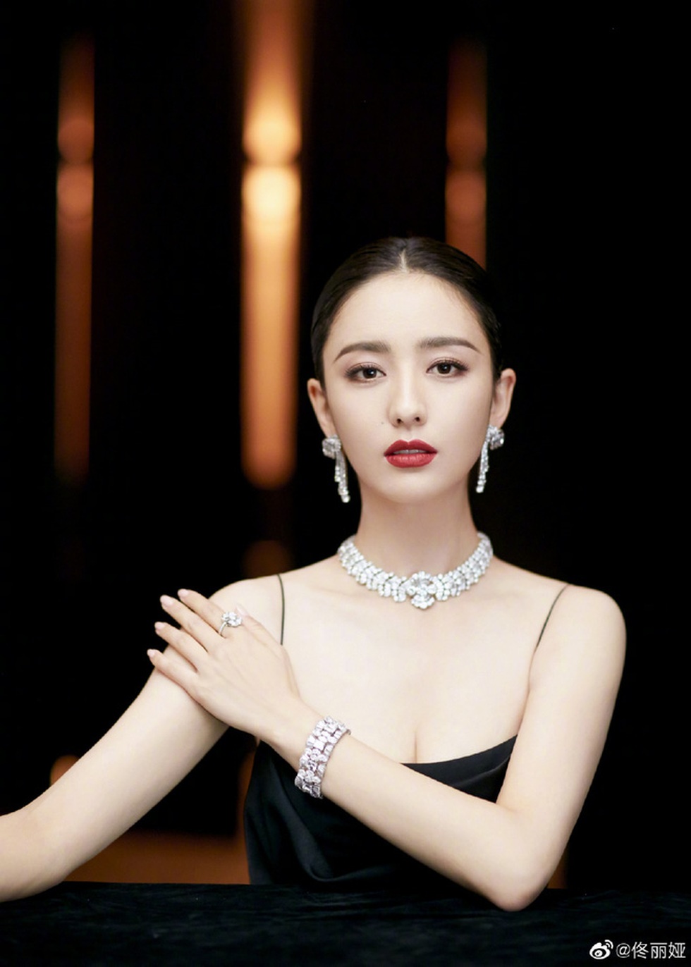 Những cuộc chia tay gây sốc nhất làng giải trí Trung Quốc năm 2021 - 6 Những cuộc chia tay gây sốc nhất làng giải trí Trung Quốc năm 2021 - 6