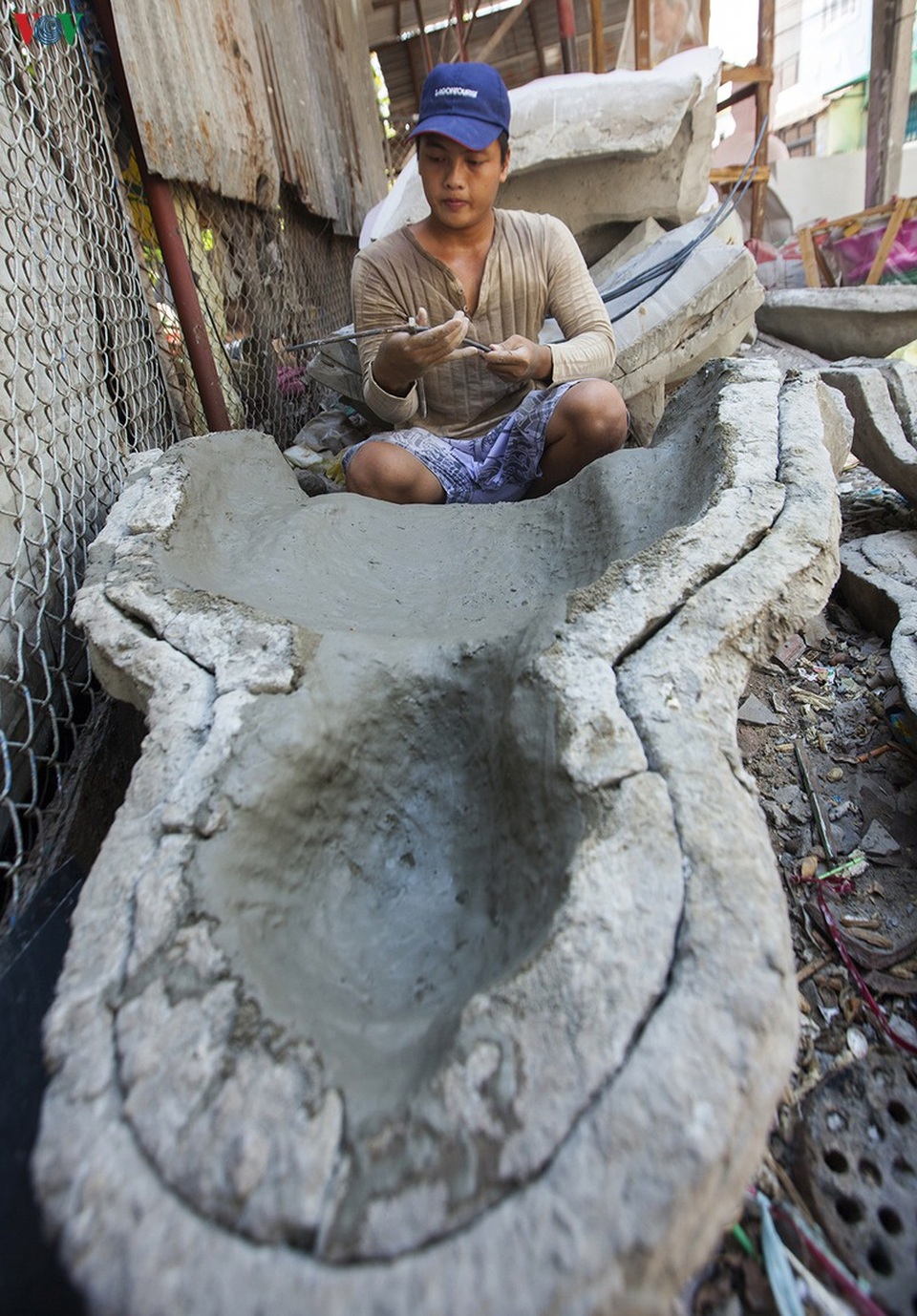 Làng nghề trong lòng phố gần 100 năm làm tượng Phật - 2 Làng nghề trong lòng phố gần 100 năm làm tượng Phật - 2
