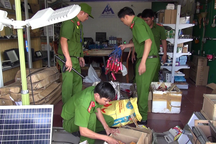 Cận Tết, bắt vụ buôn lậu số lượng lớn pháo hoa và pháo sáng ở Quảng Nam