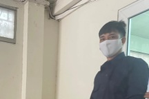 Dượng đe dọa cho nghỉ học để hiếp dâm cháu gái