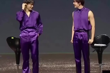 Moonbin và Sanha nhảy theo ca khúc "See tình"