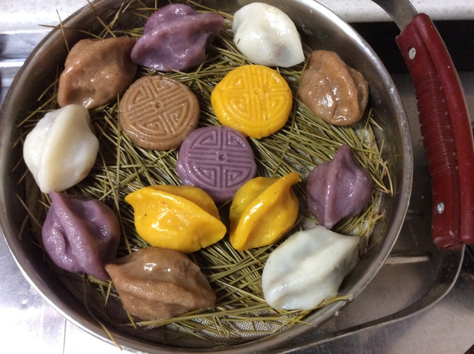 Cũng ăn Rằm tháng Tám như Việt Nam nhưng ở Hàn có cỗ Tết tận hơn 10 món, ấn tượng nhất là bánh Trung thu - Ảnh 1. Cũng ăn Rằm tháng Tám như Việt Nam nhưng ở Hàn có cỗ Tết tận hơn 10 món, ấn tượng nhất là bánh Trung thu - Ảnh 1.