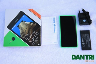 Đập hộp Lumia 730 chính hãng vừa bán tại Việt Nam