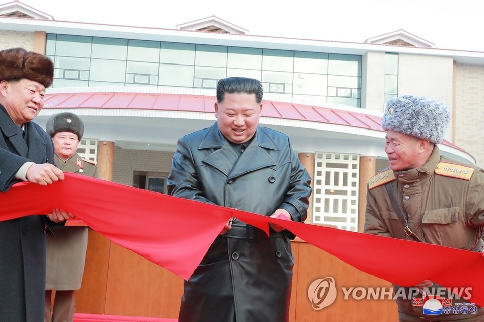 Ông Kim Jong-un dự khánh thành khu nghỉ dưỡng giữa bão khẩu chiến Mỹ-Triều - 1 Ông Kim Jong-un dự khánh thành khu nghỉ dưỡng giữa bão khẩu chiến Mỹ-Triều - 1