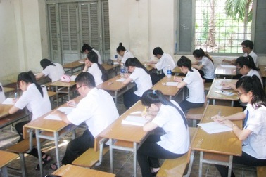 13 trường THPT thi tuyển vào lớp 10 năm học 2015 - 2016