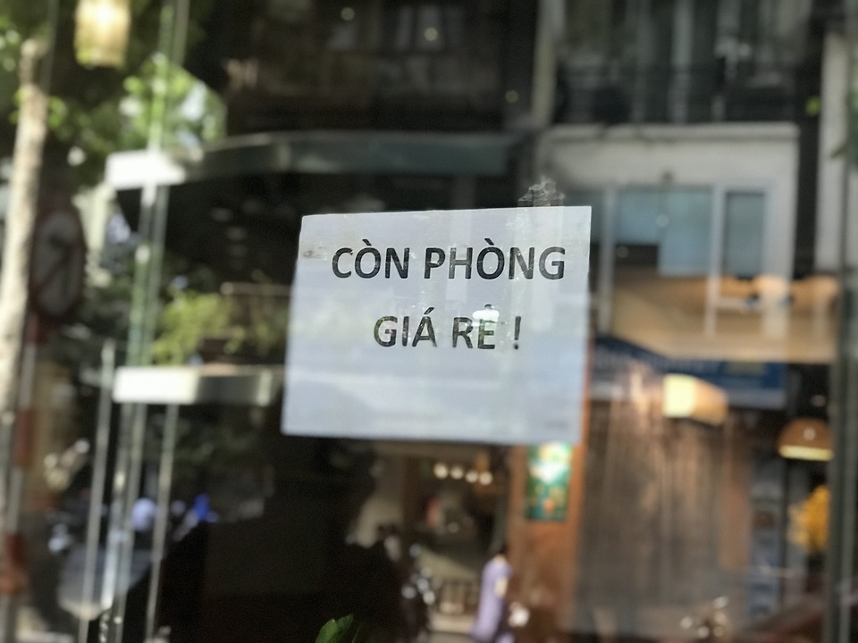 Hậu Covid-19, sảnh chờ khách sạn hạng sang thành quán trà đá vỉa hè - 7 Hậu Covid-19, sảnh chờ khách sạn hạng sang thành quán trà đá vỉa hè - 7
