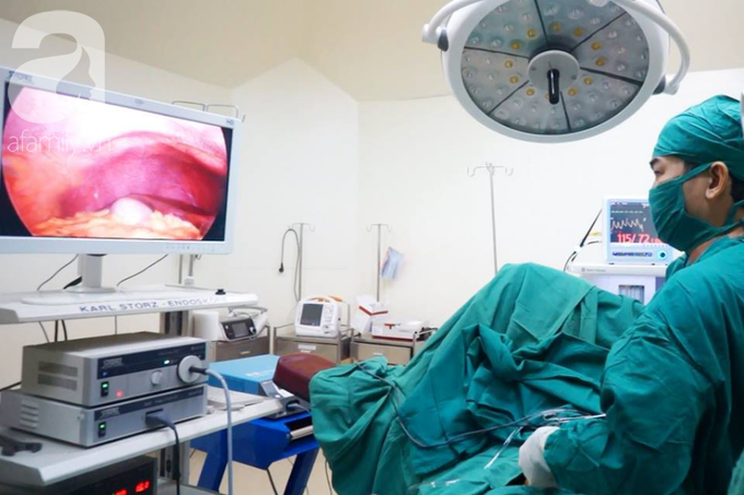 TP.HCM: Người phụ nữ nguy kịch vì bị hạt chà là đâm thủng ruột trong lúc ăn - Ảnh 2. TP.HCM: Người phụ nữ nguy kịch vì bị hạt chà là đâm thủng ruột trong lúc ăn - Ảnh 2.