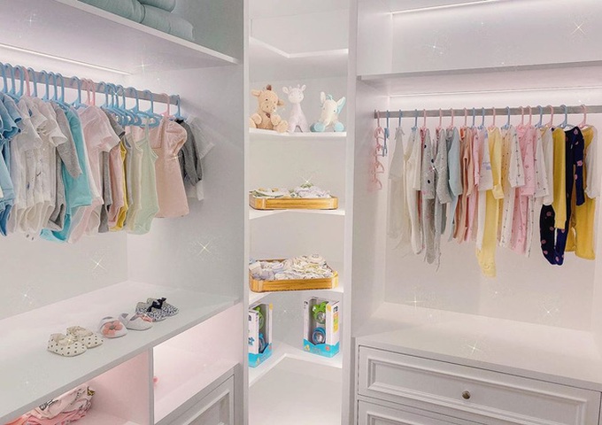 Hết tủ quần áo như cửa tiệm, Cường Đô La còn sắm cả dàn túi hiệu cho con gái mới sinh: Tiểu thư ngậm thìa vàng là đây! - Ảnh 4. Hết tủ quần áo như cửa tiệm, Cường Đô La còn sắm cả dàn túi hiệu cho con gái mới sinh: Tiểu thư ngậm thìa vàng là đây! - Ảnh 4.