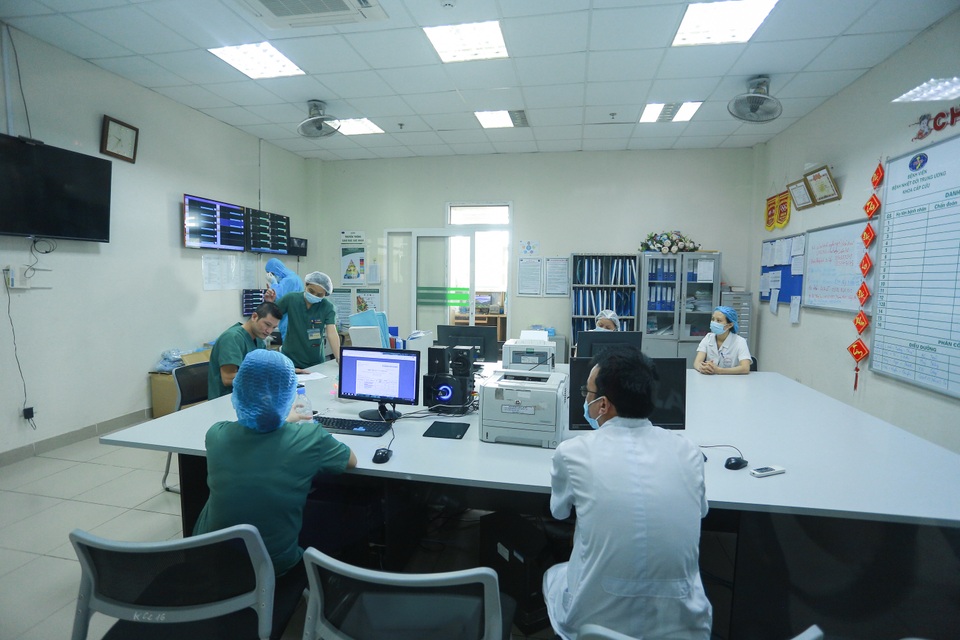 Robot và thiết bị hiện đại sẵn sàng đón 120 ca Covid-19 từ Ghi-nê Xích Đạo - 10 Robot và thiết bị hiện đại sẵn sàng đón 120 ca Covid-19 từ Ghi-nê Xích Đạo - 10