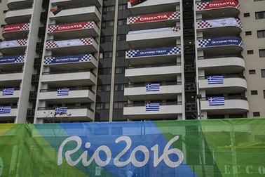 Làng Olympic xảy ra hỏa hoạn, vận động viên sợ mất mật